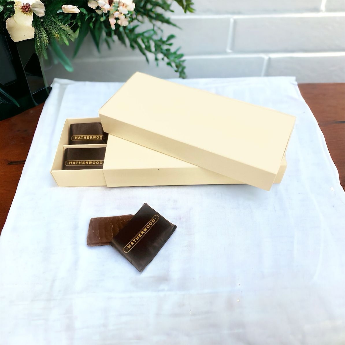 Bölmeli Seperatörlü Çikolata Kutusu 20’li Paket