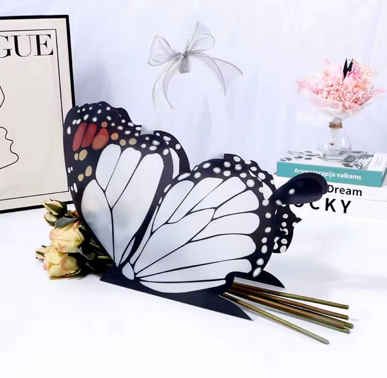 Kelebek Desenli Çizilmez PVC Çiçek Çantası 10’lu Paket