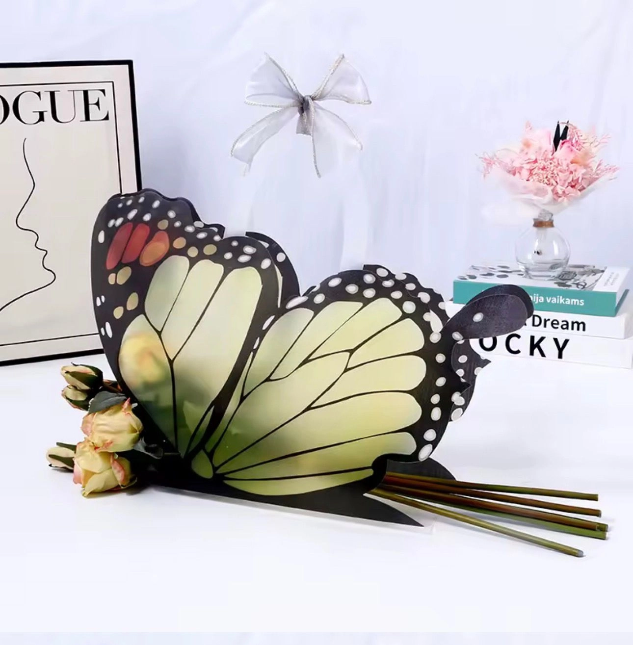 Kelebek Desenli Çizilmez PVC Çiçek Çantası 10’lu Paket
